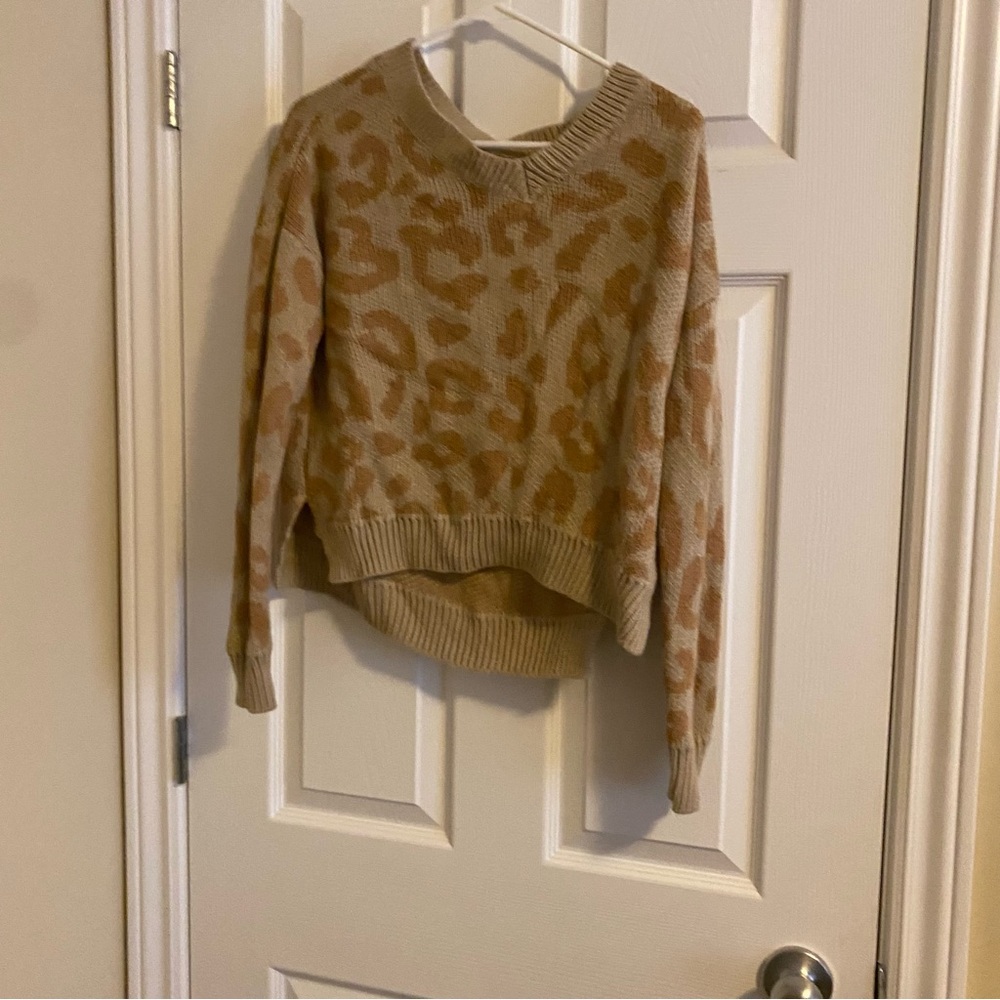 Assorted tops - Picture 14 of 15